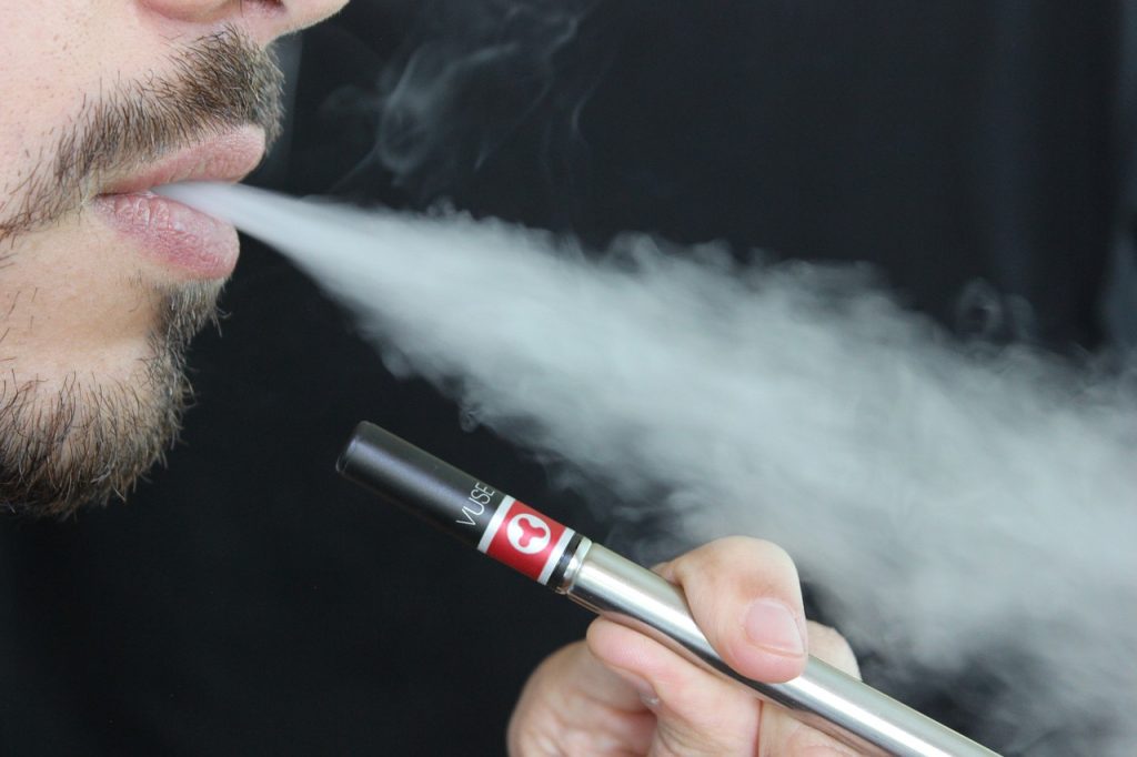 Le vapotage sans nicotine est-il dangereux ?